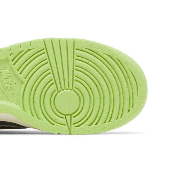 Nike Dunk Low SE GS 'Halloween Cauldron' DQ6215 001 - Picture 4 of 9